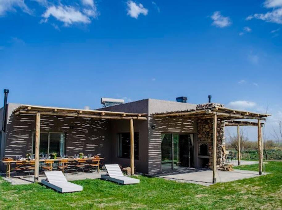 Villa La Carrera Villas, Atamisque. Tupungato, Mendoza. Lujan de Cuyo